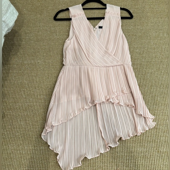 Light pink / nude BCBG blouse - Picture 2 of 5